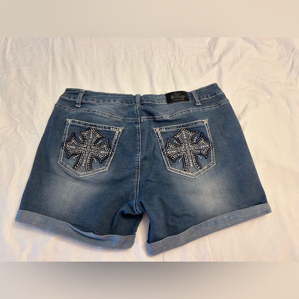 Love Indigo Women's Premium Denim Jean Shorts, Size 16, 5 Pockets